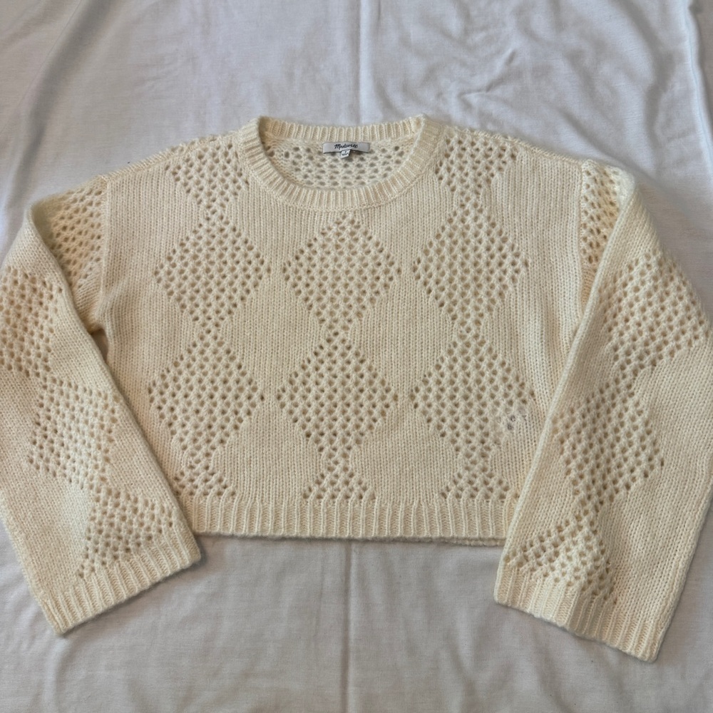 Cozy White Knit Sweater - Picture 4 of 8